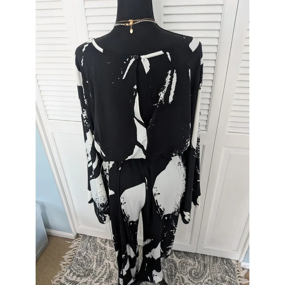 Vivica A. Fox Jumpsuit Women 1X Black Wht Bell-Slv Abstract Splatter Art To Wear